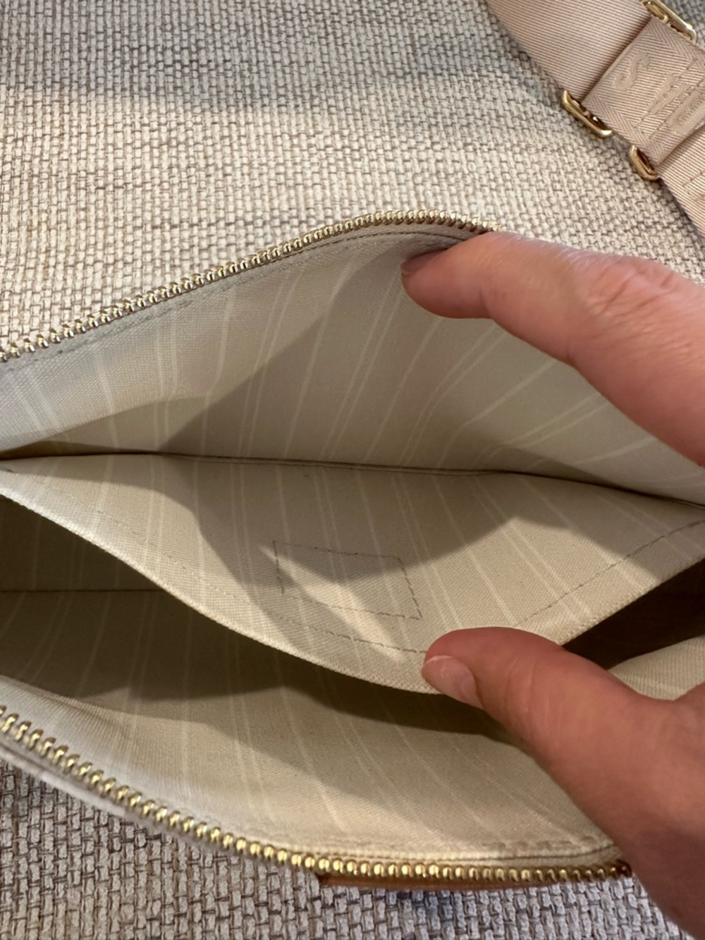 Louis Vuitton Multi Pochette Accessoires bag from the "By the Pool" Collection - Picture 10 of 14